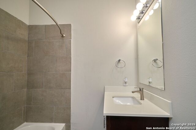 Image 14 of 20 For 503 Kings Hwy  204