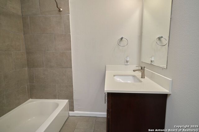 Image 17 of 20 For 503 Kings Hwy  204