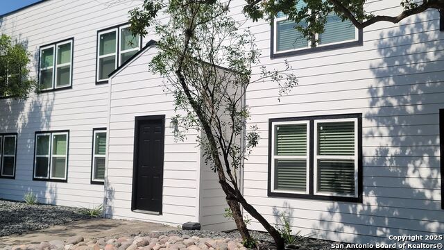 Image 2 of 20 For 503 Kings Hwy  204