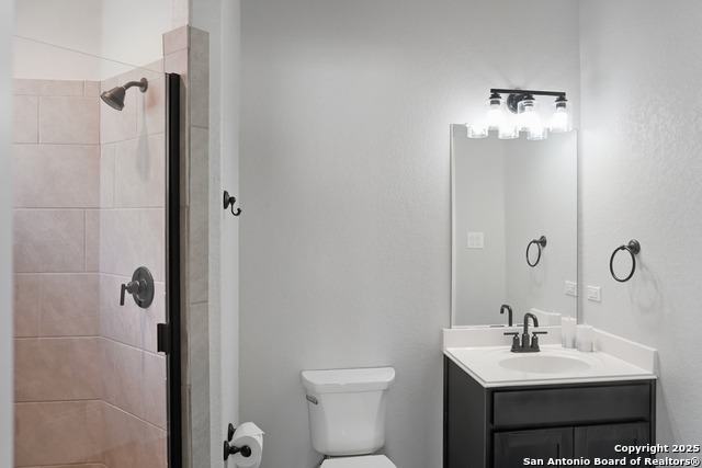 Listing photo id 8 for 5014 Thymus  