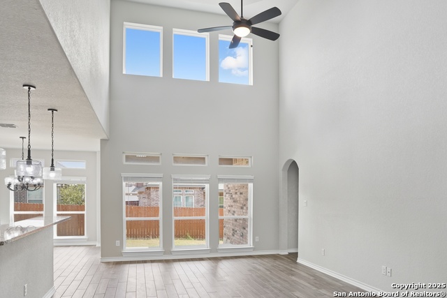 Listing photo id 15 for 5014 Thymus  