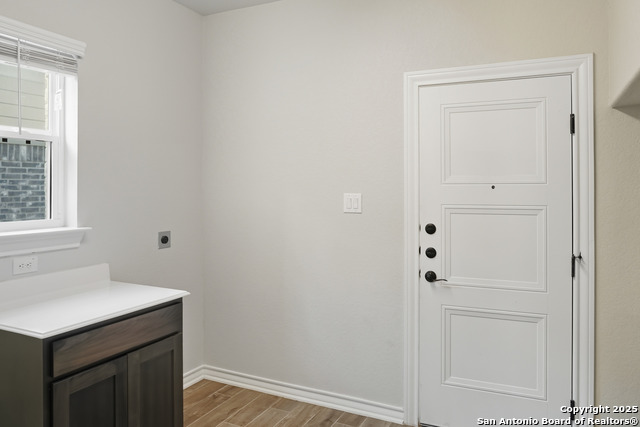 Listing photo id 35 for 5014 Thymus  