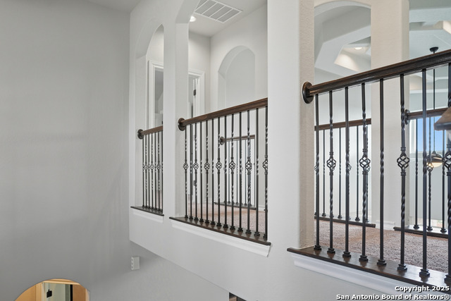 Listing photo id 37 for 5014 Thymus  