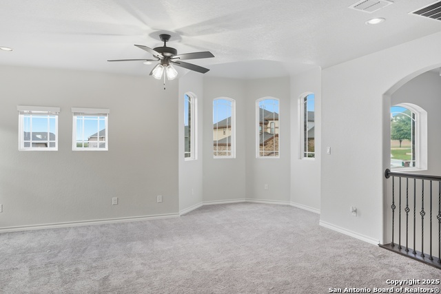 Listing photo id 39 for 5014 Thymus  