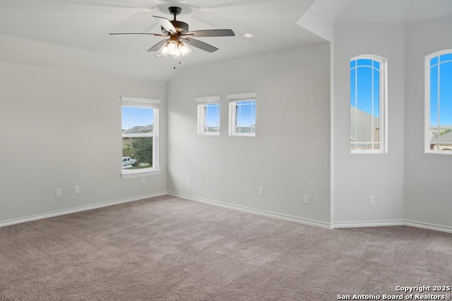 Listing photo id 40 for 5014 Thymus  