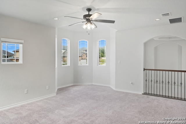 Listing photo id 42 for 5014 Thymus  