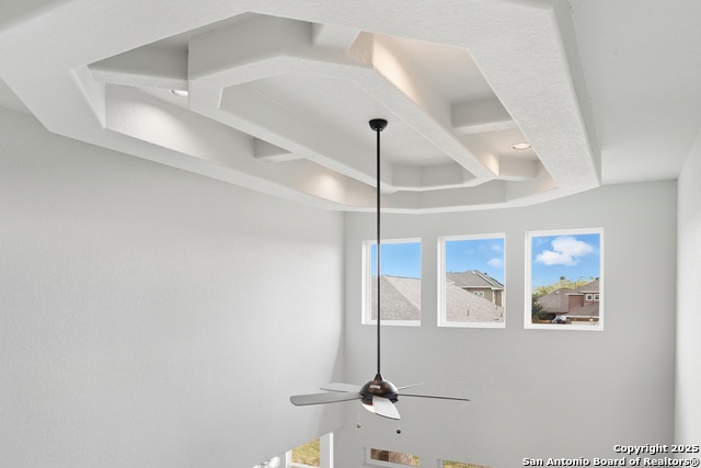 Listing photo id 46 for 5014 Thymus  