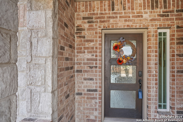 Listing photo id 3 for 5014 Thymus  