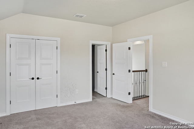 Listing photo id 49 for 5014 Thymus  