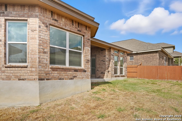 Listing photo id 53 for 5014 Thymus  