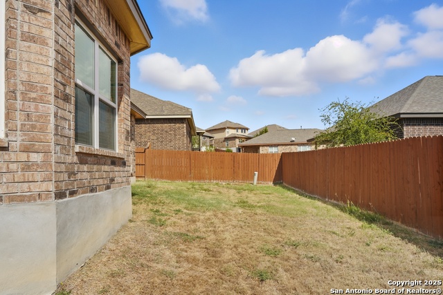 Listing photo id 54 for 5014 Thymus  