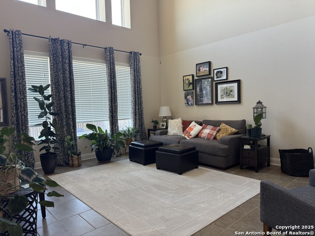 Image 8 of 35 For 517 Whittmen