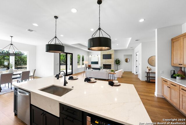 Image 11 of 51 For 414 Rio Azul Dr