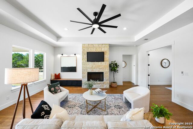 Image 13 of 51 For 414 Rio Azul Dr