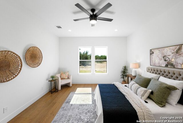 Image 22 of 51 For 414 Rio Azul Dr