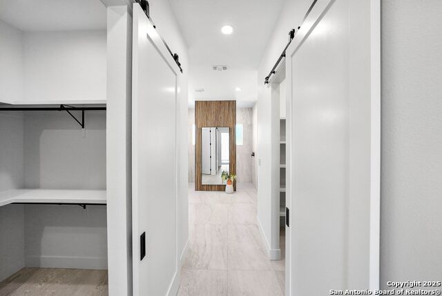 Image 23 of 51 For 414 Rio Azul Dr