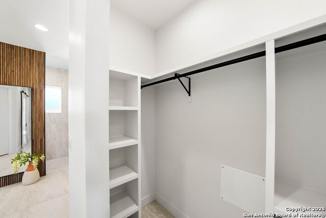 Image 31 of 51 For 414 Rio Azul Dr