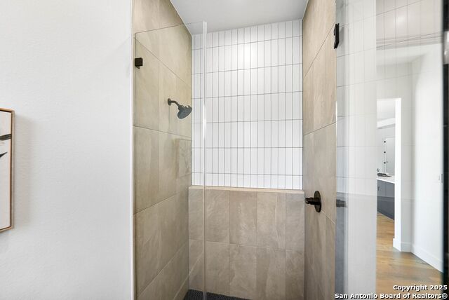 Image 43 of 51 For 414 Rio Azul Dr