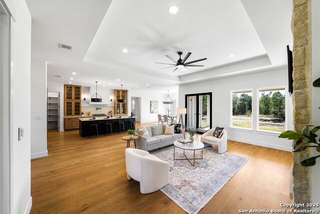 Image 5 of 51 For 414 Rio Azul Dr