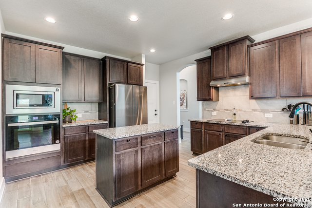 Listing photo id 7 for 4614 Winter Cherry