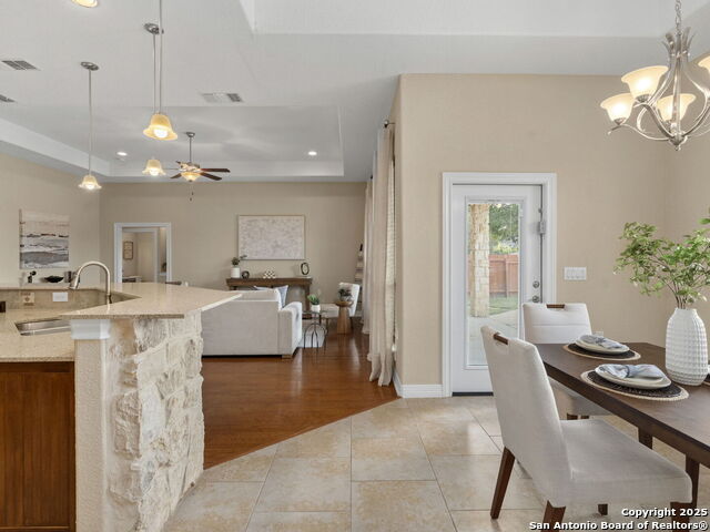 Listing photo id 8 for 15809 Fair Ln