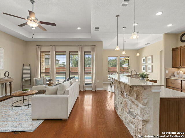 Listing photo id 14 for 15809 Fair Ln