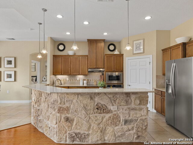 Listing photo id 15 for 15809 Fair Ln