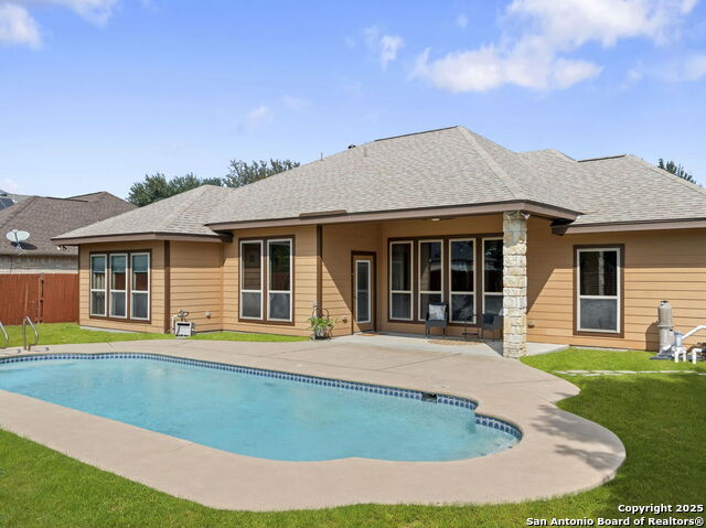 Listing photo id 0 for 15809 Fair Ln