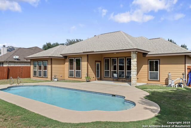 Listing photo id 31 for 15809 Fair Ln