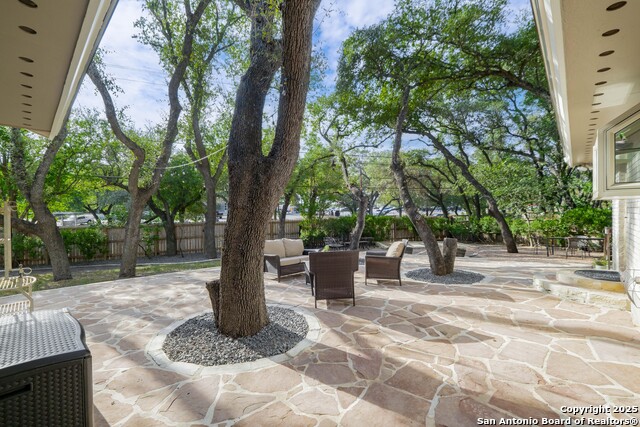 Image 33 of 41 For 87 Roundup Dr