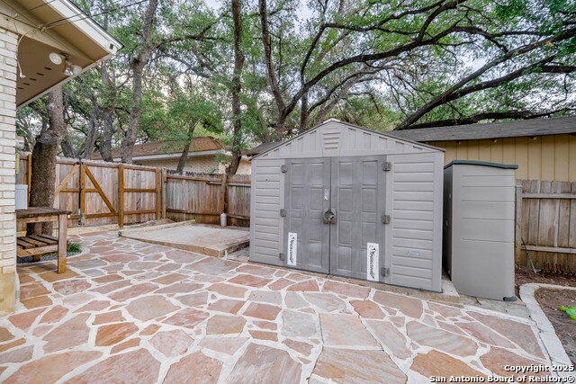 Image 37 of 41 For 87 Roundup Dr