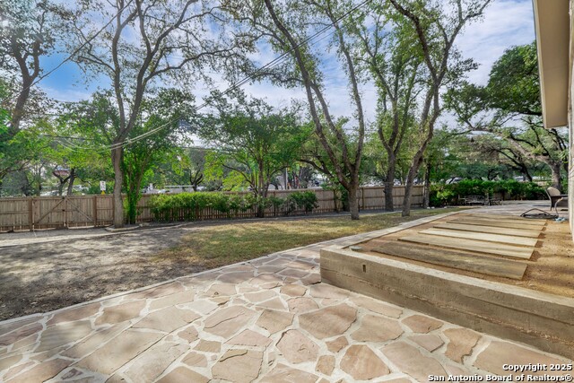 Image 39 of 41 For 87 Roundup Dr