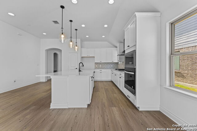 Listing photo id 13 for 11423 Buffalo Bill