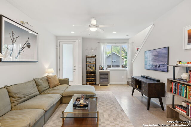 Image 16 of 29 For 330 Clay St 26