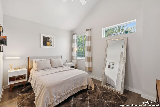 Image 20 of 29 For 330 Clay St 26