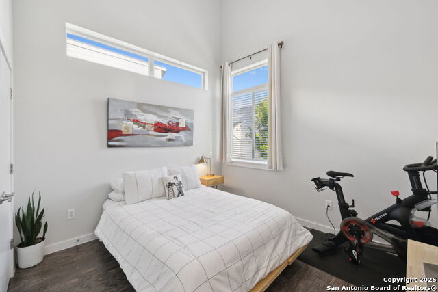 Image 24 of 29 For 330 Clay St 26