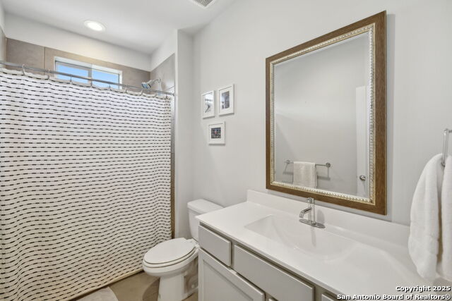 Image 25 of 29 For 330 Clay St 26