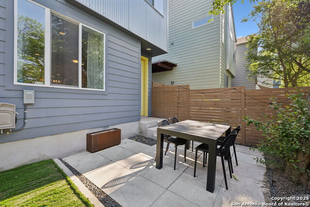 Image 28 of 29 For 330 Clay St 26