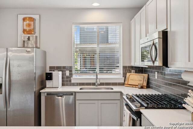 Image 5 of 29 For 330 Clay St 26