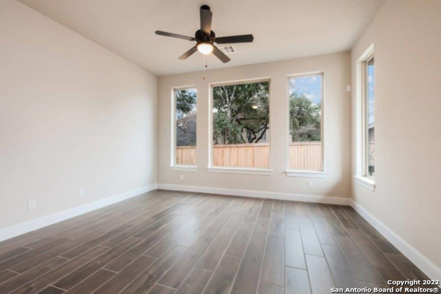 Image 10 of 17 For 11330 Cottage Grv