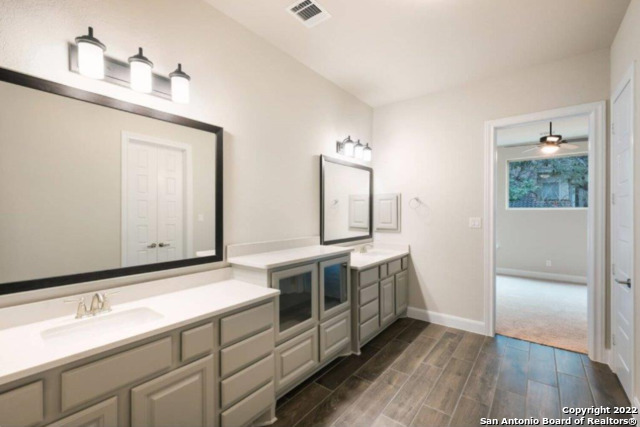 Image 8 of 17 For 11330 Cottage Grv