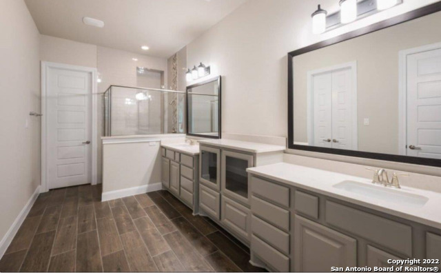 Image 9 of 17 For 11330 Cottage Grv