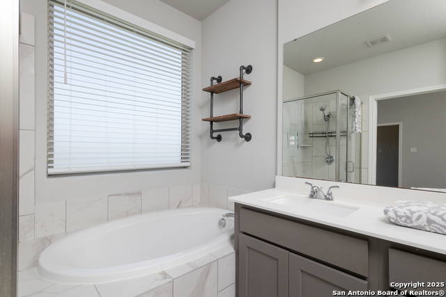 Listing photo id 20 for 14703 Running Wolf