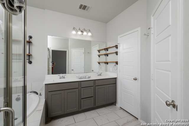 Listing photo id 21 for 14703 Running Wolf