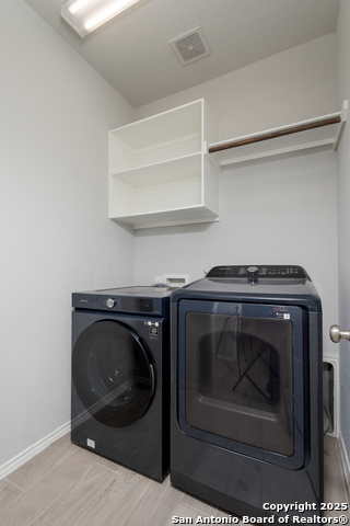 Listing photo id 29 for 14703 Running Wolf