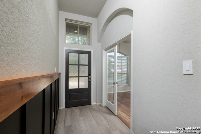 Listing photo id 2 for 14703 Running Wolf