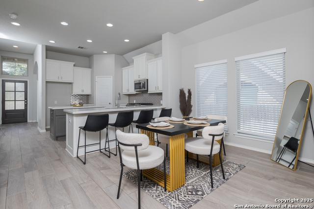 Listing photo id 5 for 14703 Running Wolf