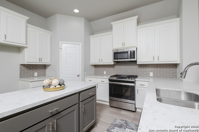 Listing photo id 7 for 14703 Running Wolf