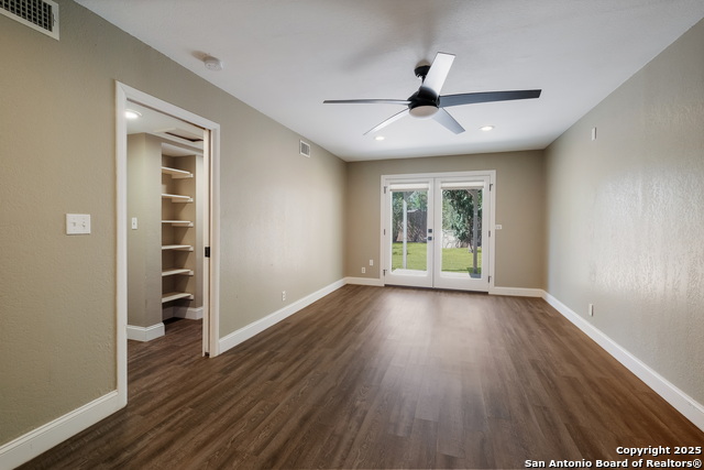 Image 17 of 30 For 8715 Bridington