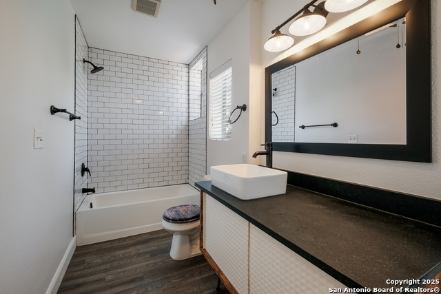 Image 21 of 30 For 8715 Bridington